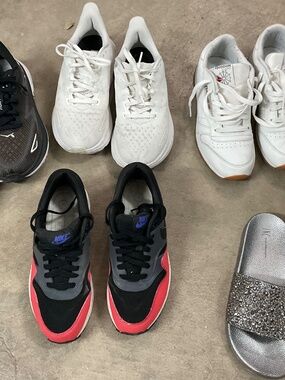 Hoka Nike Reebok INC